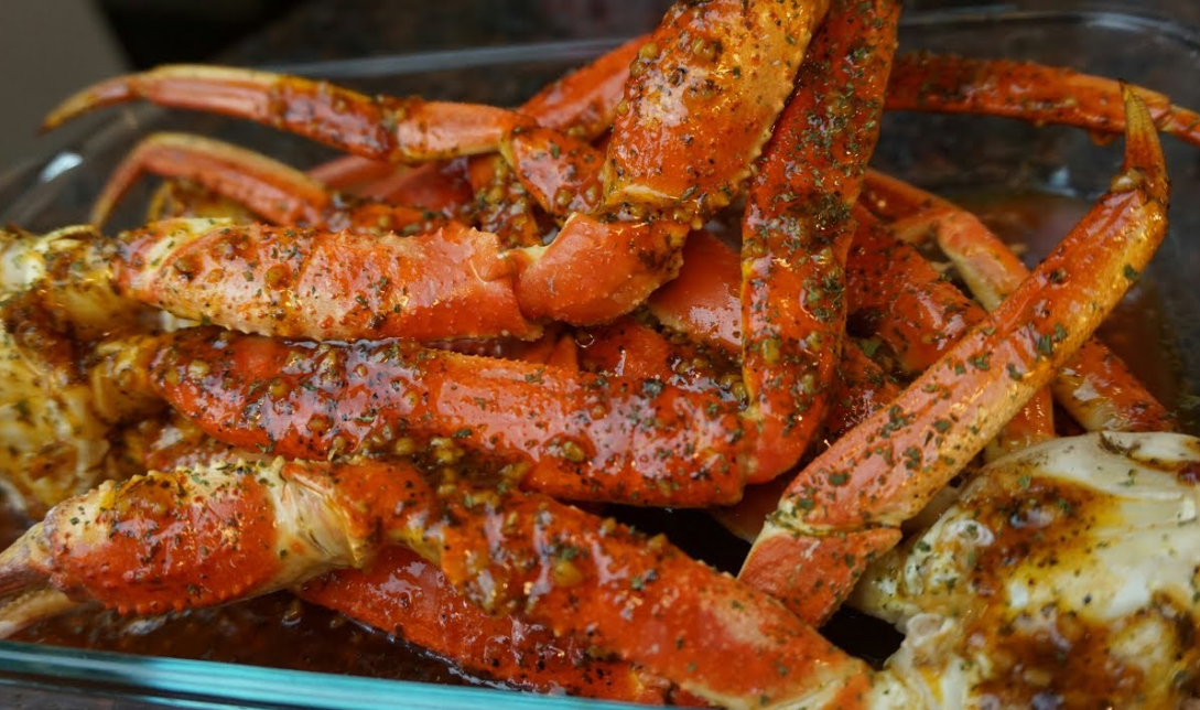 Baked-Crab-Legs-in-Butter-Sauce